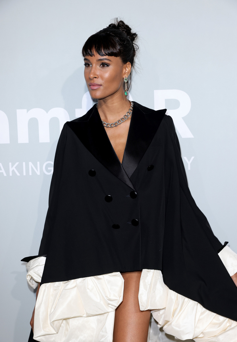 Cindy Bruna Cindy Bruna