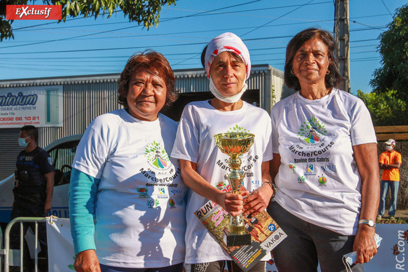 Hélène Taochy félicitée par Alysemée Salambo et Augusta Quinot Hélène Taochy félicitée par Alysemée Salambo et Augusta Quinot