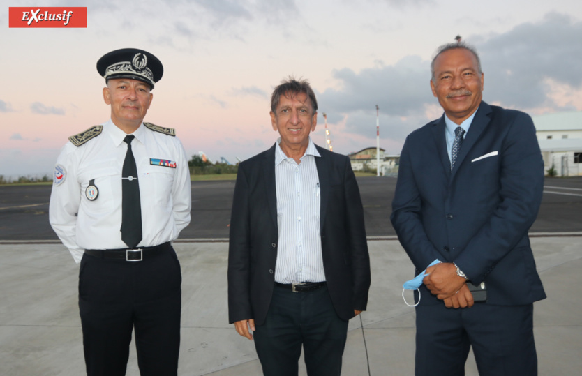 Jean-François Lebon, directeur départemental de la sécurité publique, Aziz Patel d'Exclusif Réunion, et Bernard Von Pine, avocat Jean-François Lebon, directeur départemental de la sécurité publique, Aziz Patel d'Exclusif Réunion, et Bernard Von Pine, avocat