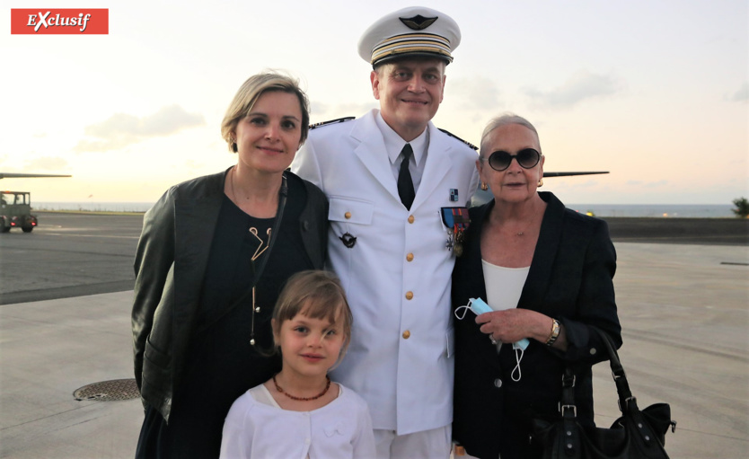 Le lieutenant-colonel Romain Gaston avec son épouse Marie, leur fille Hortense, et sa mamn Danièle Le lieutenant-colonel Romain Gaston avec son épouse Marie, leur fille Hortense, et sa mamn Danièle