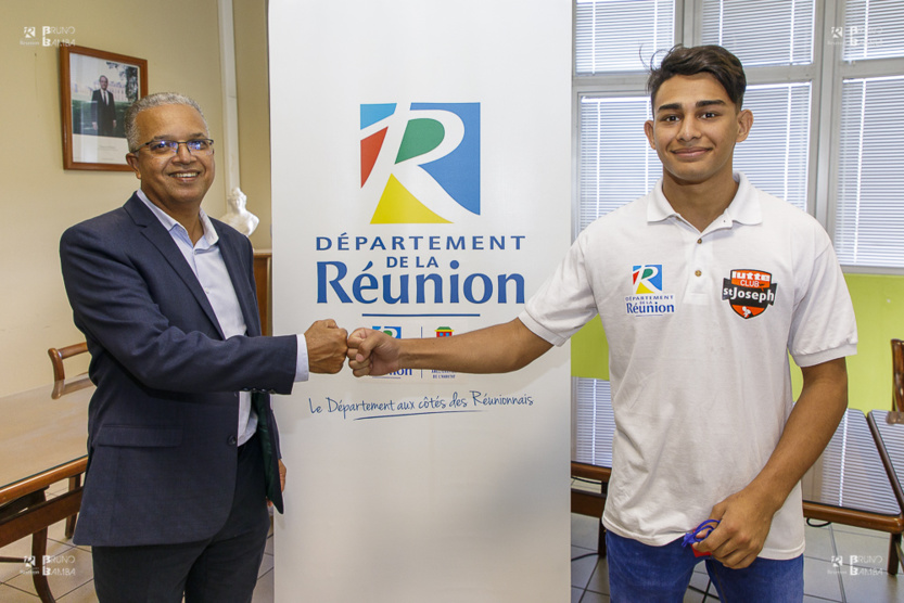 Petite Ile, premier partenaire communal du plan "1 million d’Arbres pour La Réunion" Petite Ile, premier partenaire communal du plan "1 million d’Arbres pour La Réunion"