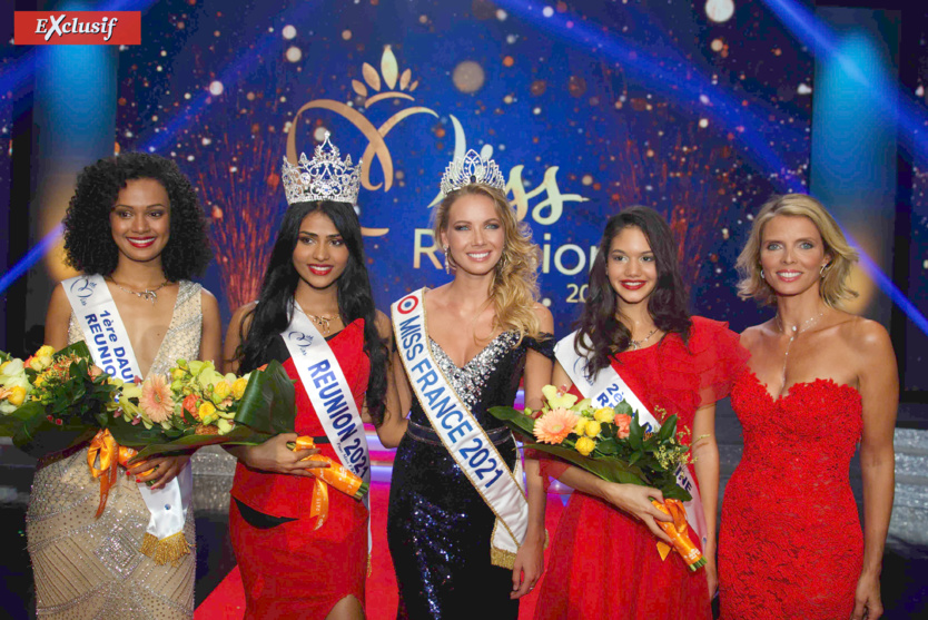 Tatiana Faubourg, 1ère dauphine, Dana Virin, Miss Réunion 2021, Amandine Petit, Miss France 2021, Aurore Payet, 2ème dauphine, et Sylvie Tellier, directrice générale Société Miss France Tatiana Faubourg, 1ère dauphine, Dana Virin, Miss Réunion 2021, Amandine Petit, Miss France 2021, Aurore Payet, 2ème dauphine, et Sylvie Tellier, directrice générale Société Miss France