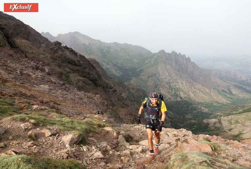 Yann dans l'immensité du pierrier menant au refuge Ciottulu di i Mori Yann dans l'immensité du pierrier menant au refuge Ciottulu di i Mori