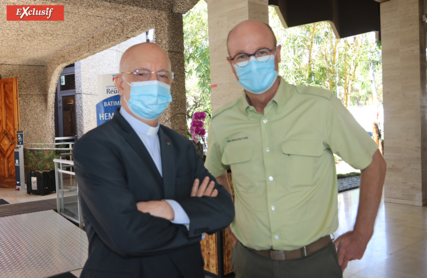 Mgr Aubry et Sylvain Léonard, directeur ONF Réunion
