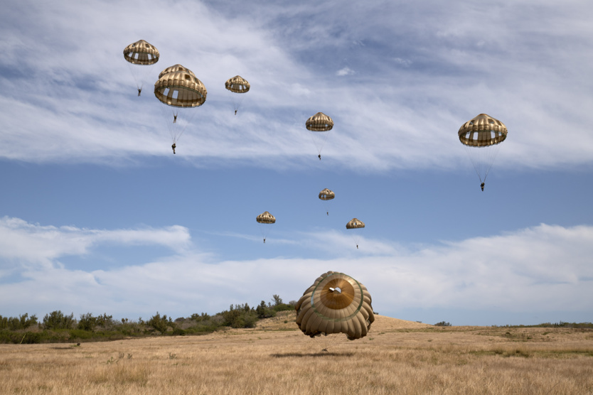 Plusieurs sauts ont été réalisés sous un soleil magnifique Plusieurs sauts ont été réalisés sous un soleil magnifique