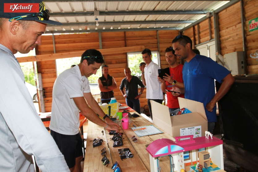 Chargé de communication, Cyril Dalleau (en bleu) vivra également la course en direct Chargé de communication, Cyril Dalleau (en bleu) vivra également la course en direct