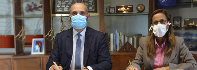 Les Terres Australes et Antarctiques Françaises partenaires de Météo-France Les Terres Australes et Antarctiques Françaises partenaires de Météo-France