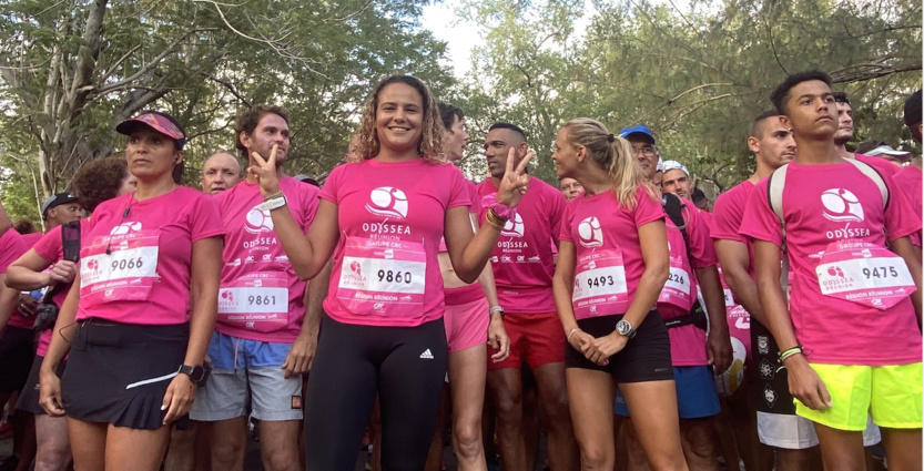 Alice Lemoigne, marraine, et les participant.e.s sur la ligne de départ Alice Lemoigne, marraine, et les participant.e.s sur la ligne de départ