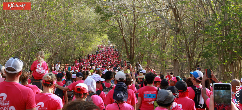 Marée humaine en marche pour la bonne cause Marée humaine en marche pour la bonne cause