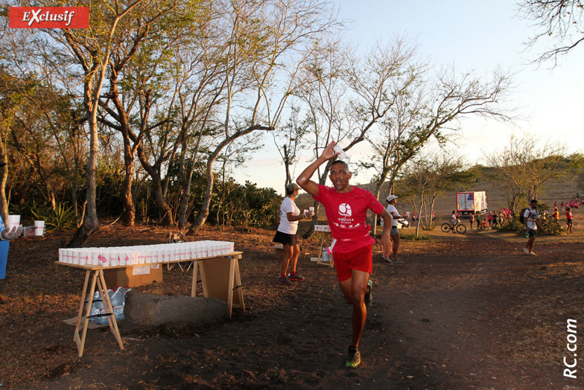 De l’eau, de l’eau SVP… Merci! De l’eau, de l’eau SVP… Merci!