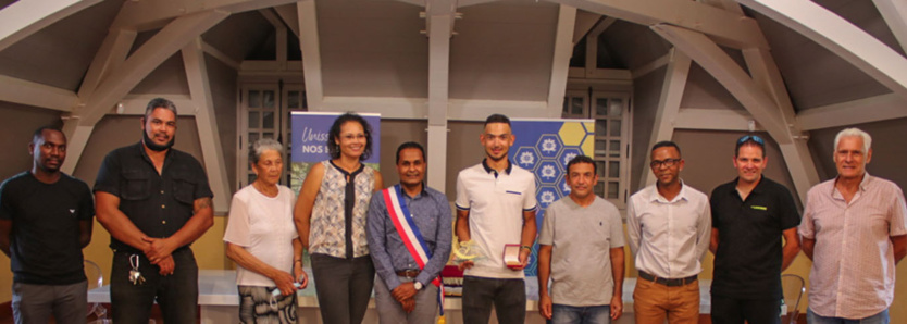 Médaille de la Ville de Saint-Leu pour Donavan Grondin, champion cycliste