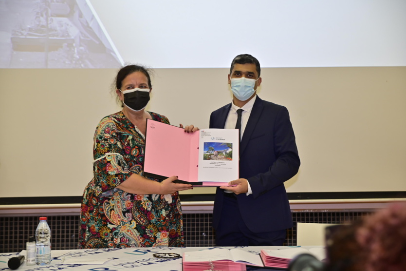 Frédérique Vidal, Ministre de l’Enseignement supérieur, de la Recherche et de l’Innovation, et Frédéric Miranville, président de l’Université de La Réunion Frédérique Vidal, Ministre de l’Enseignement supérieur, de la Recherche et de l’Innovation, et Frédéric Miranville, président de l’Université de La Réunion