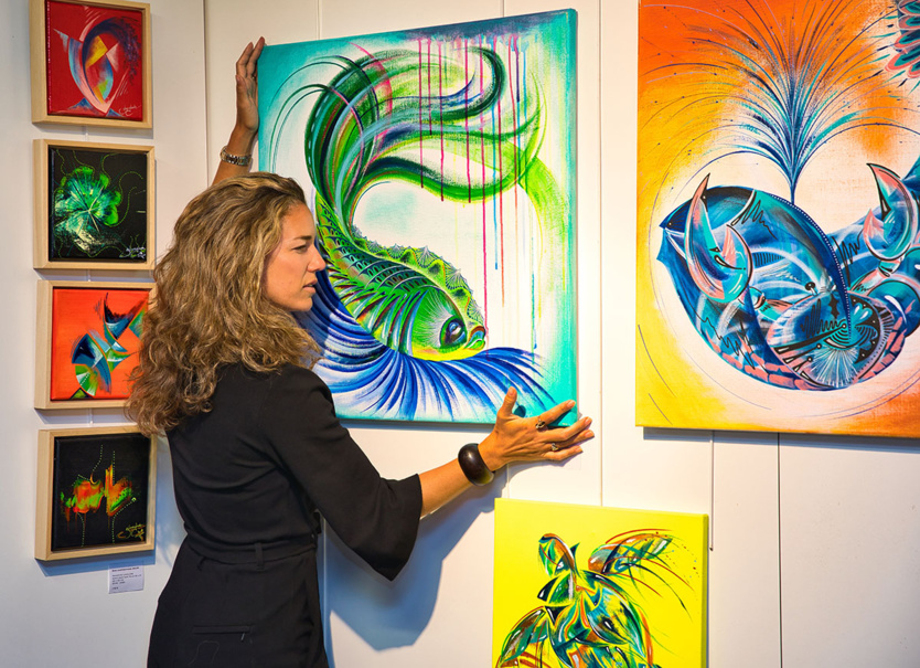 Elle nous fait découvrir son univers particulier... Elle nous fait découvrir son univers particulier...