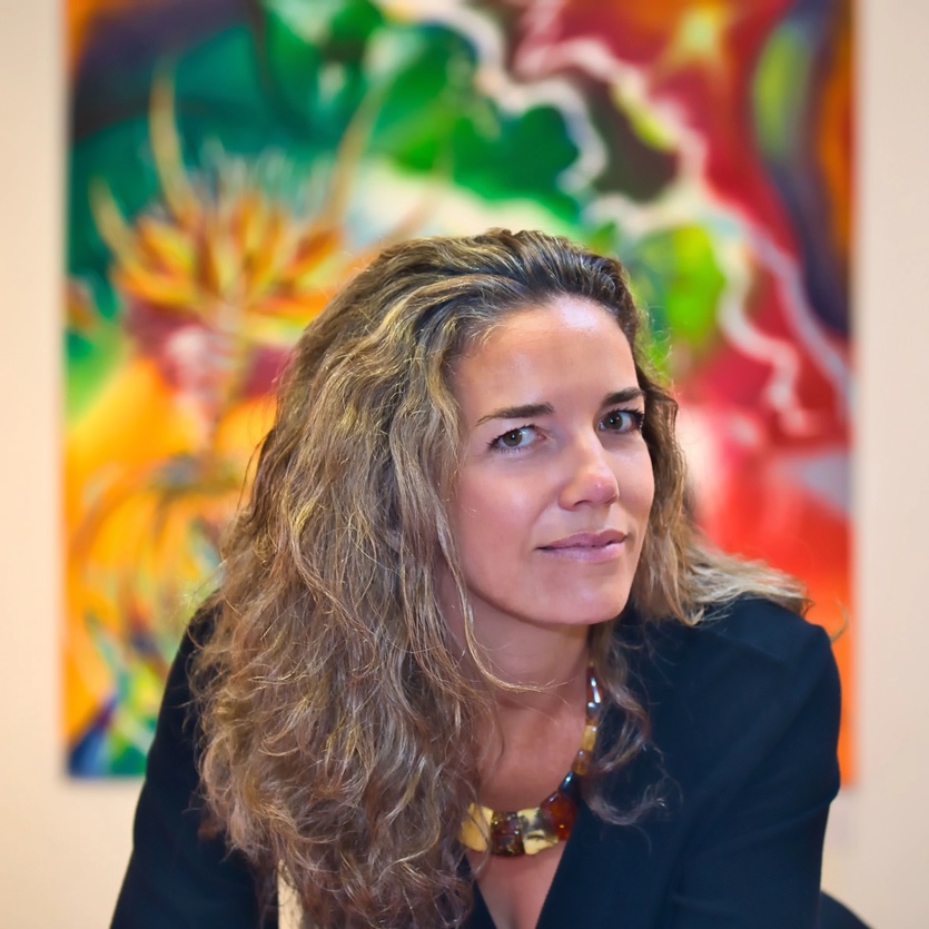 Réunionnaise, fière de l'être, elle puise son inspiration de son île.... Réunionnaise, fière de l'être, elle puise son inspiration de son île....