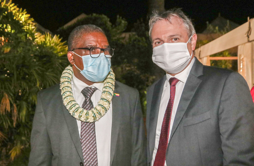 Prix Indianocéanie 2021: Sharonne Paul reçoit le trophée pour son roman Le Cantique du rasta Prix Indianocéanie 2021: Sharonne Paul reçoit le trophée pour son roman Le Cantique du rasta