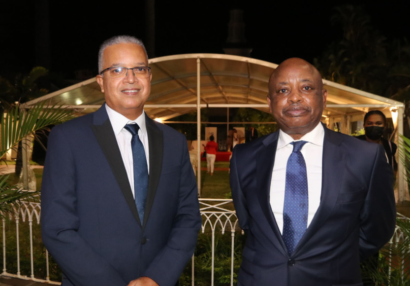 Prix Indianocéanie 2021: Sharonne Paul reçoit le trophée pour son roman Le Cantique du rasta Prix Indianocéanie 2021: Sharonne Paul reçoit le trophée pour son roman Le Cantique du rasta