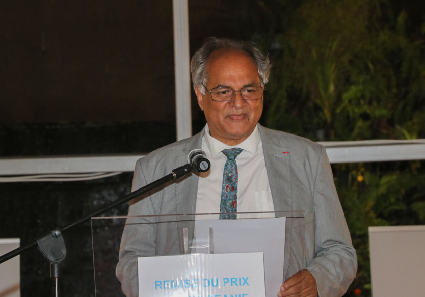 Prix Indianocéanie 2021: Sharonne Paul reçoit le trophée pour son roman Le Cantique du rasta Prix Indianocéanie 2021: Sharonne Paul reçoit le trophée pour son roman Le Cantique du rasta