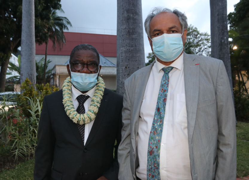 Prix Indianocéanie 2021: Sharonne Paul reçoit le trophée pour son roman Le Cantique du rasta Prix Indianocéanie 2021: Sharonne Paul reçoit le trophée pour son roman Le Cantique du rasta