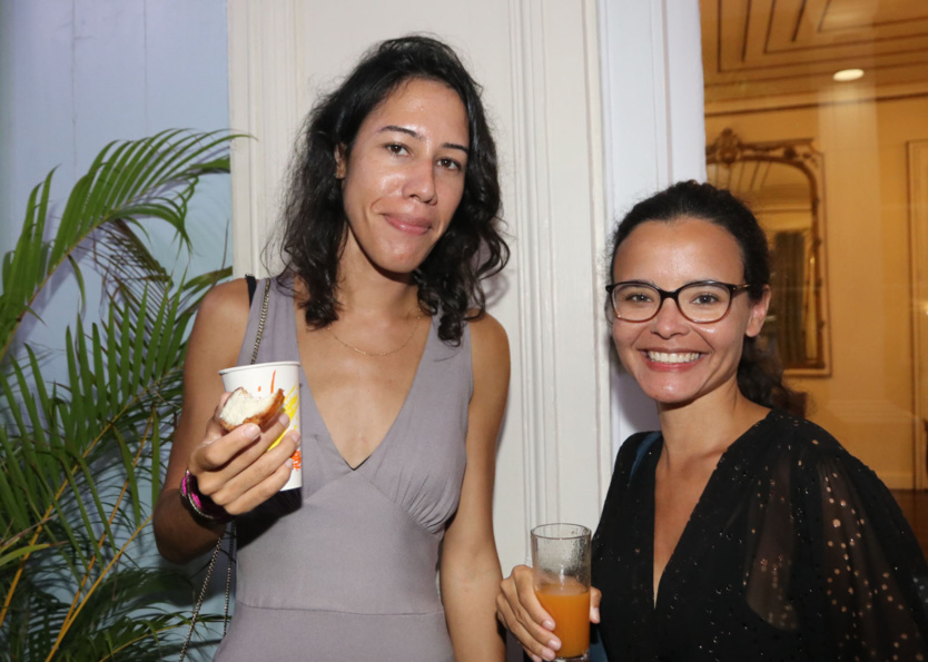 Prix Indianocéanie 2021: Sharonne Paul reçoit le trophée pour son roman Le Cantique du rasta Prix Indianocéanie 2021: Sharonne Paul reçoit le trophée pour son roman Le Cantique du rasta