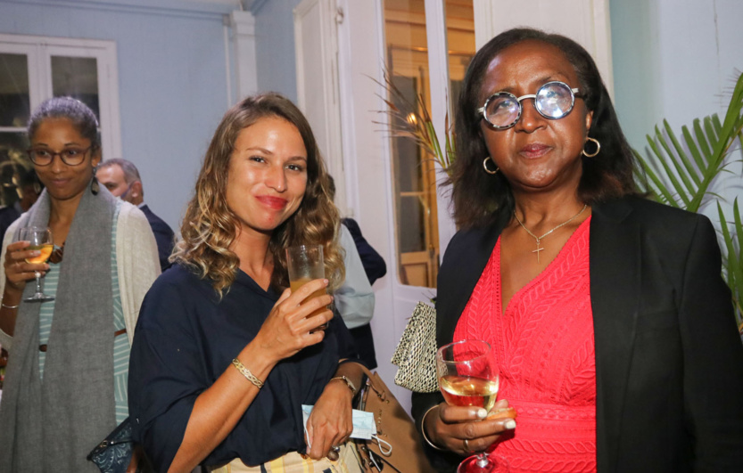 Prix Indianocéanie 2021: Sharonne Paul reçoit le trophée pour son roman Le Cantique du rasta Prix Indianocéanie 2021: Sharonne Paul reçoit le trophée pour son roman Le Cantique du rasta