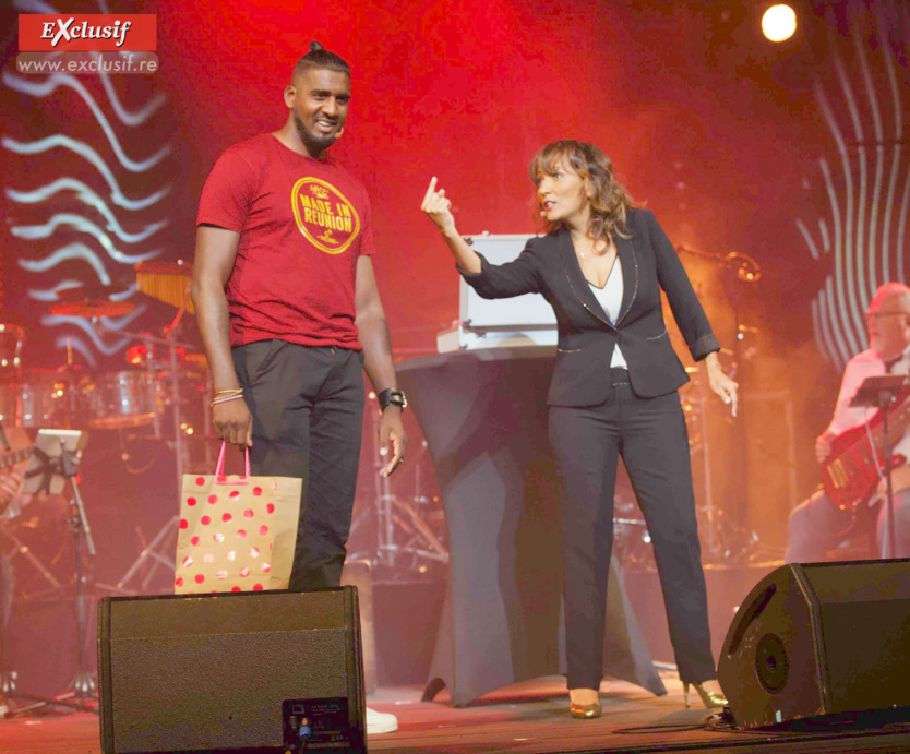 "Lambians Alice" au Teat Plein Air avant le Palais des Congrès à Paris "Lambians Alice" au Teat Plein Air avant le Palais des Congrès à Paris