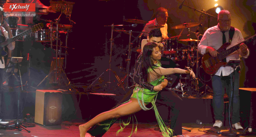 "Lambians Alice" au Teat Plein Air avant le Palais des Congrès à Paris "Lambians Alice" au Teat Plein Air avant le Palais des Congrès à Paris