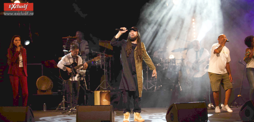 "Lambians Alice" au Teat Plein Air avant le Palais des Congrès à Paris "Lambians Alice" au Teat Plein Air avant le Palais des Congrès à Paris