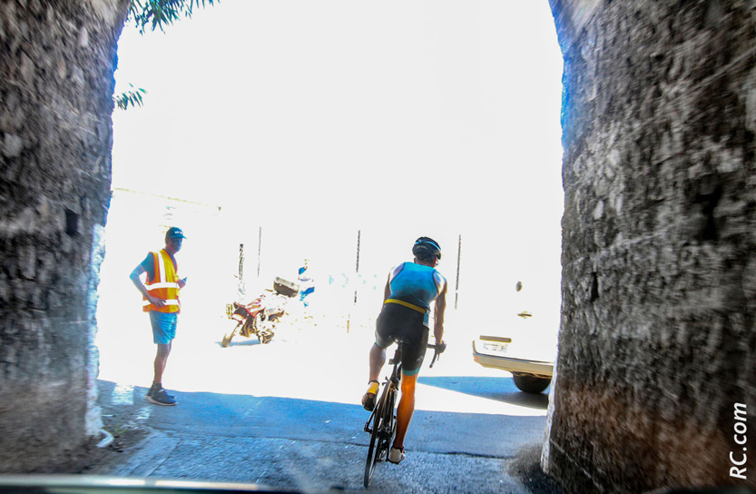 A la sortie du tunnel, Cilaos n'est plus bien loin A la sortie du tunnel, Cilaos n'est plus bien loin