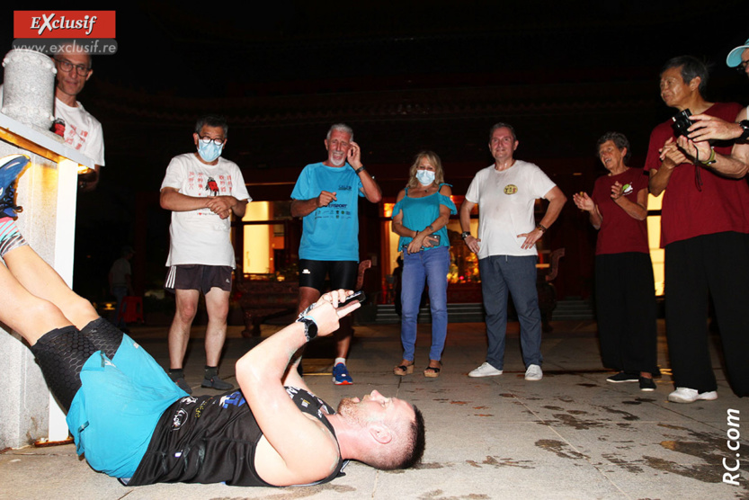 Juste après son exploit, Joris Jacquard s'est allongé pour un selfie Juste après son exploit, Joris Jacquard s'est allongé pour un selfie