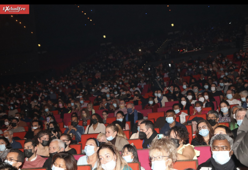 Un Palais des Congrès plein comme un oeuf! Un Palais des Congrès plein comme un oeuf!