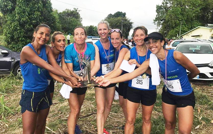 (Relais des Marrons) Les filles du CAPOSS sur la plus haute marche du podium