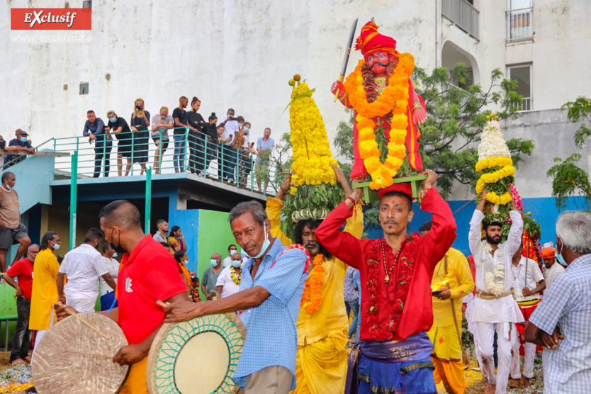 Marche sur le feu au temple tamoul du Chaudron: photos Marche sur le feu au temple tamoul du Chaudron: photos