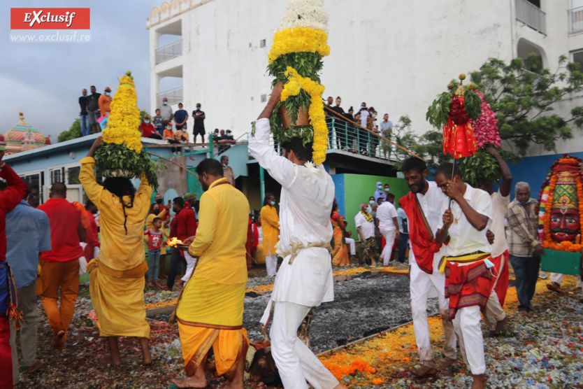Marche sur le feu au temple tamoul du Chaudron: photos Marche sur le feu au temple tamoul du Chaudron: photos
