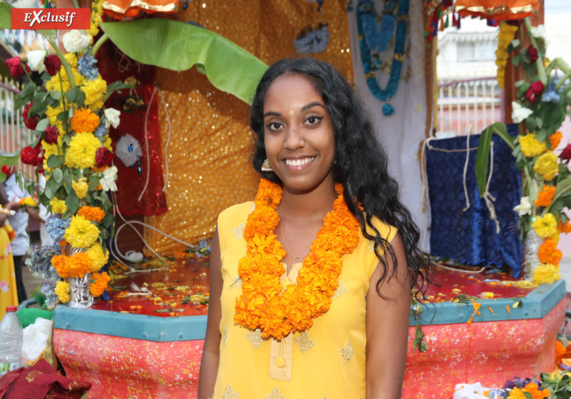 Marche sur le feu au temple tamoul du Chaudron: photos Marche sur le feu au temple tamoul du Chaudron: photos