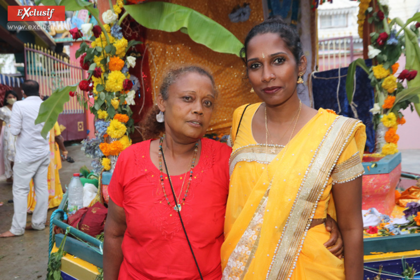 Marche sur le feu au temple tamoul du Chaudron: photos Marche sur le feu au temple tamoul du Chaudron: photos