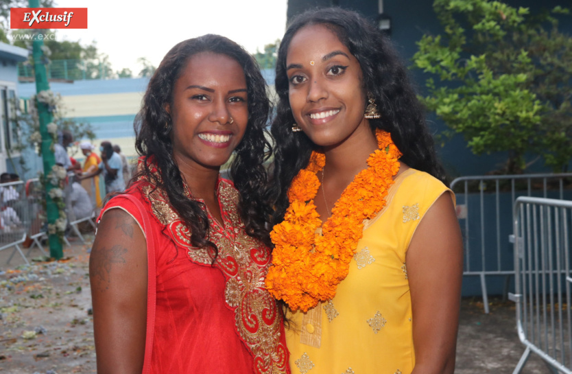 Marche sur le feu au temple tamoul du Chaudron: photos Marche sur le feu au temple tamoul du Chaudron: photos