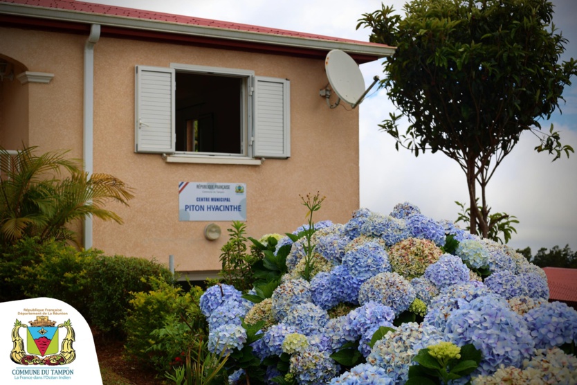 Au Tampon, inauguration du Centre Municipal de Piton Hyacinthe