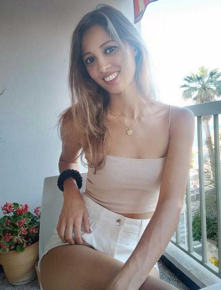 Florence Exiga, une magnifique jeune femme pleine de projets et dont on entendra parler... Florence Exiga, une magnifique jeune femme pleine de projets et dont on entendra parler...