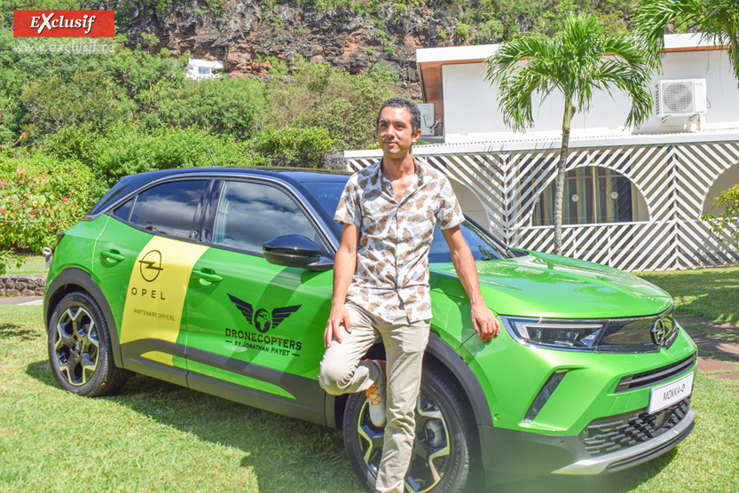 Jonathan Payet va transporter ses "dronecopters" en Opel Mokka-e Jonathan Payet va transporter ses "dronecopters" en Opel Mokka-e