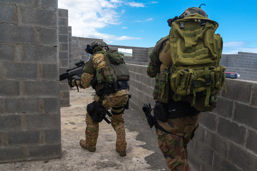 L'attaque se poursuit... L'attaque se poursuit...