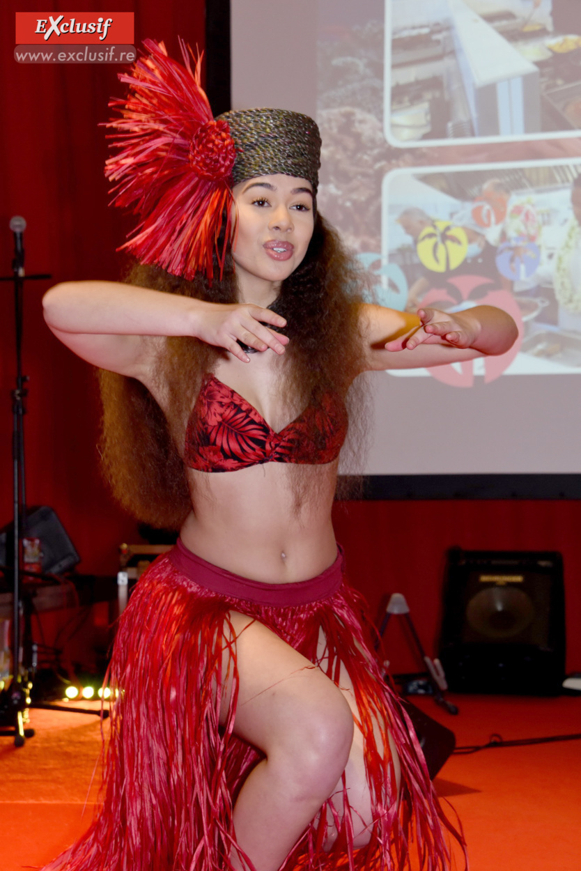 Le charme polynésien de Leia Diard. Le charme polynésien de Leia Diard.