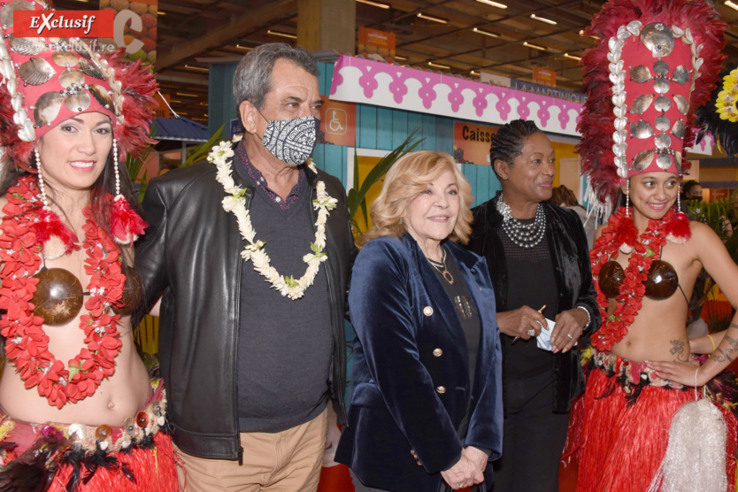 Edouard Fritch, la chanteuse Nicoletta et Babette de Rozières Edouard Fritch, la chanteuse Nicoletta et Babette de Rozières