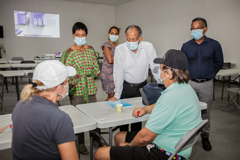 Ericka Bareigts et Gilbert Annette à la rencontre des séniors Ericka Bareigts et Gilbert Annette à la rencontre des séniors