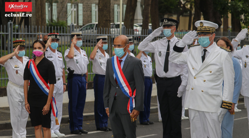 Sébastien Lecornu a remis des médailles au Préfet, aux gendarmes, policiers et pompiers Sébastien Lecornu a remis des médailles au Préfet, aux gendarmes, policiers et pompiers