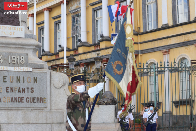 Sébastien Lecornu a remis des médailles au Préfet, aux gendarmes, policiers et pompiers Sébastien Lecornu a remis des médailles au Préfet, aux gendarmes, policiers et pompiers