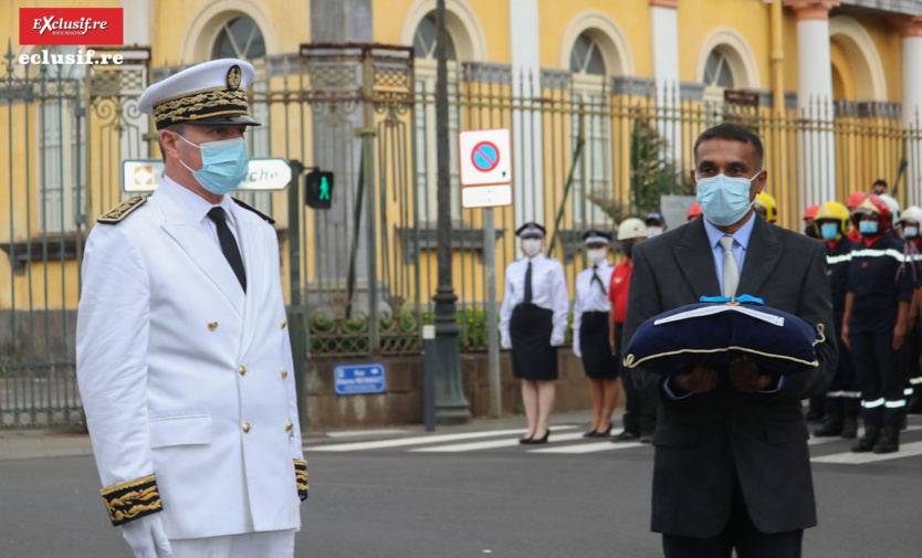 Sébastien Lecornu a remis des médailles au Préfet, aux gendarmes, policiers et pompiers Sébastien Lecornu a remis des médailles au Préfet, aux gendarmes, policiers et pompiers