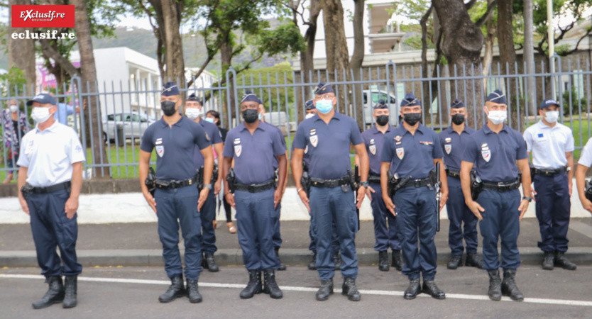 Sébastien Lecornu a remis des médailles au Préfet, aux gendarmes, policiers et pompiers Sébastien Lecornu a remis des médailles au Préfet, aux gendarmes, policiers et pompiers