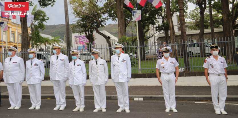 Sébastien Lecornu a remis des médailles au Préfet, aux gendarmes, policiers et pompiers Sébastien Lecornu a remis des médailles au Préfet, aux gendarmes, policiers et pompiers