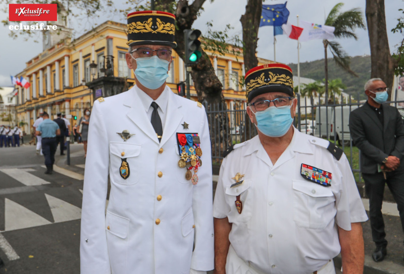 Sébastien Lecornu a remis des médailles au Préfet, aux gendarmes, policiers et pompiers Sébastien Lecornu a remis des médailles au Préfet, aux gendarmes, policiers et pompiers