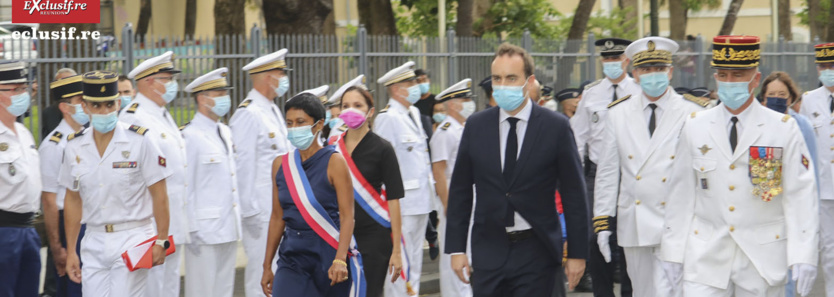 Sébastien Lecornu a remis des médailles au Préfet, aux gendarmes, policiers et pompiers